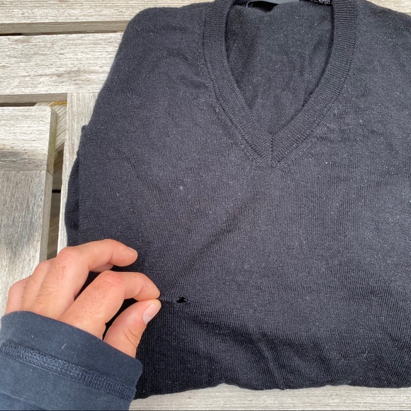 Barney’s NY XXL Merino Wool V neck knit sweater - Picture 3 of 7